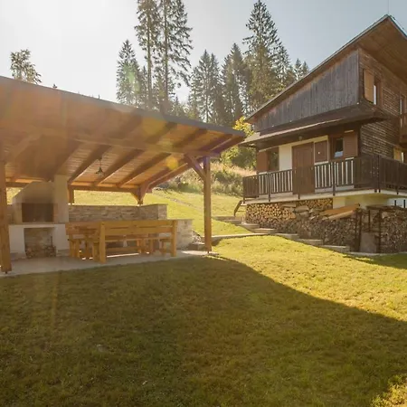 Velke Ostre Dağ evi *